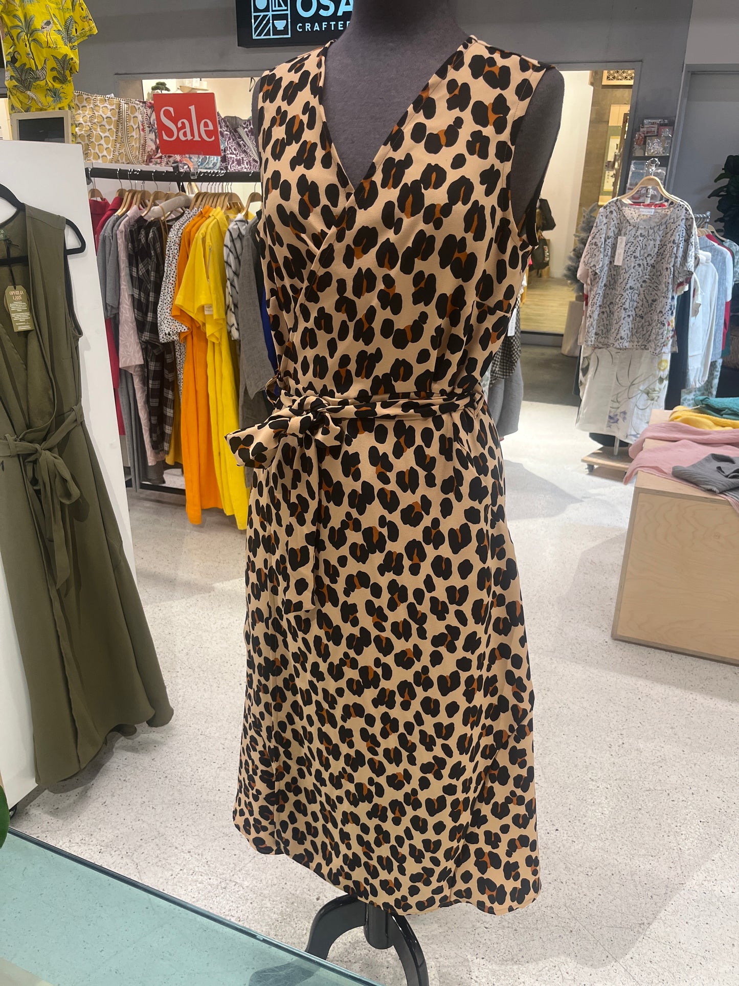 MAGNOLIA WRAP DRESS > Coffee