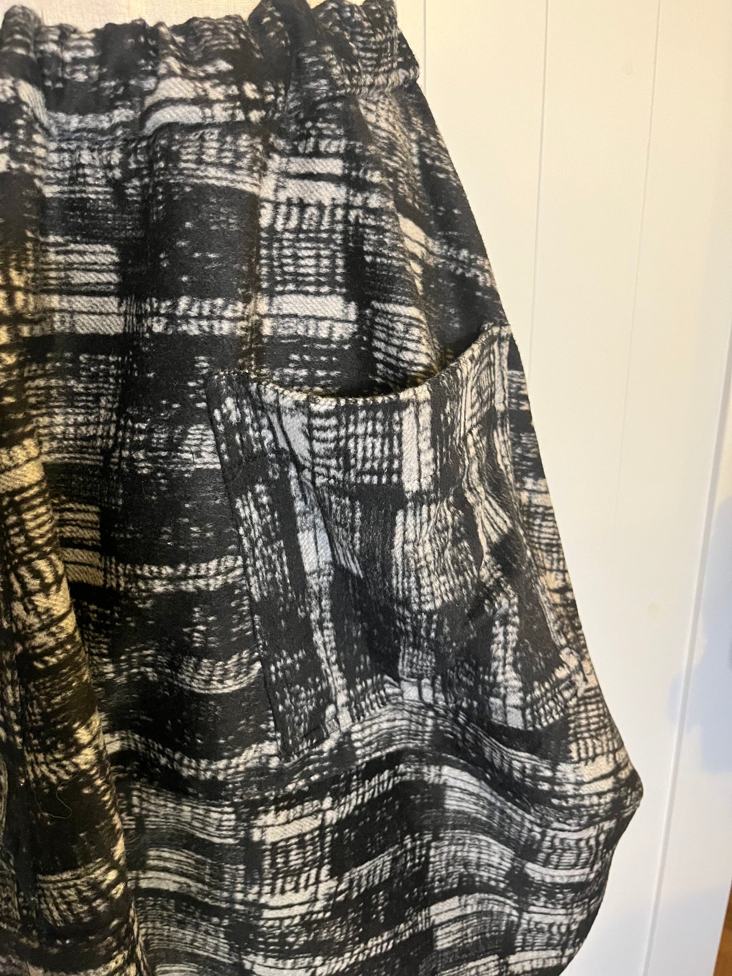 CAPE WOOL SKIRT
